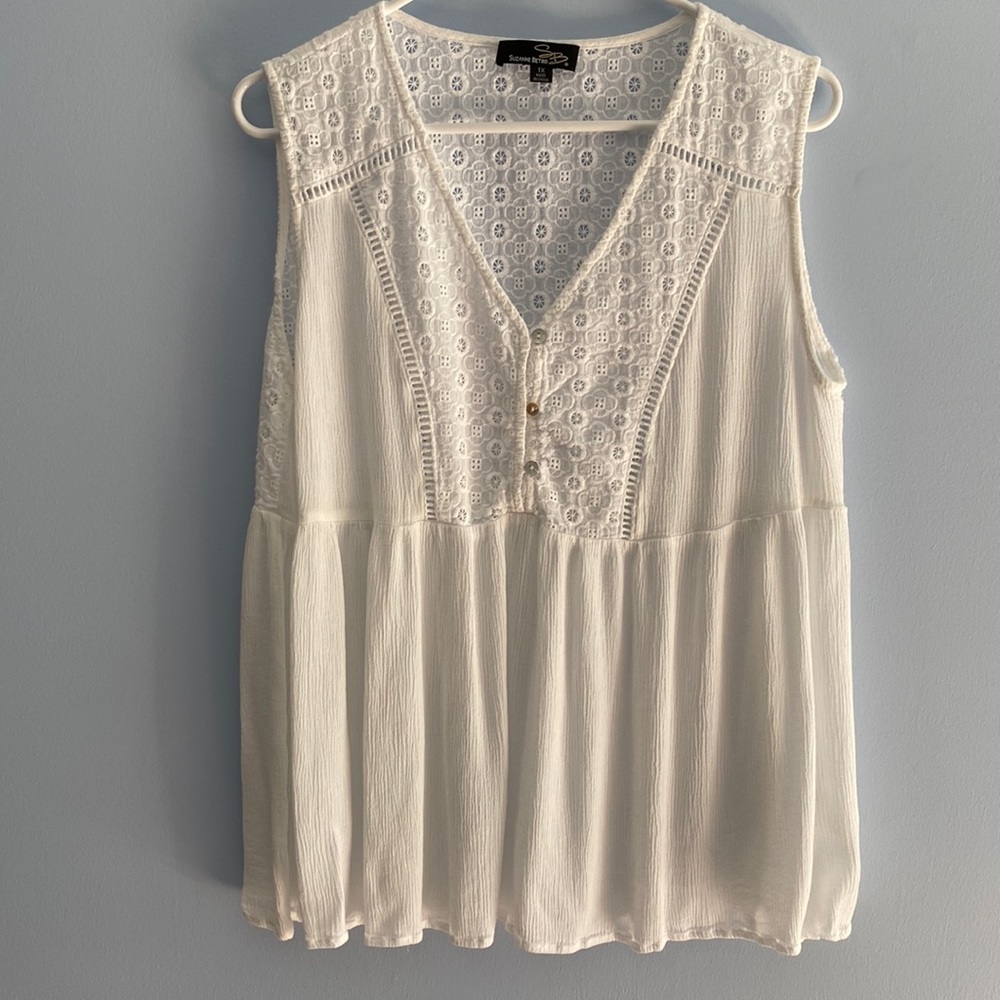 NWOT Suzanne Betro Cream Lace Sleeveless Top